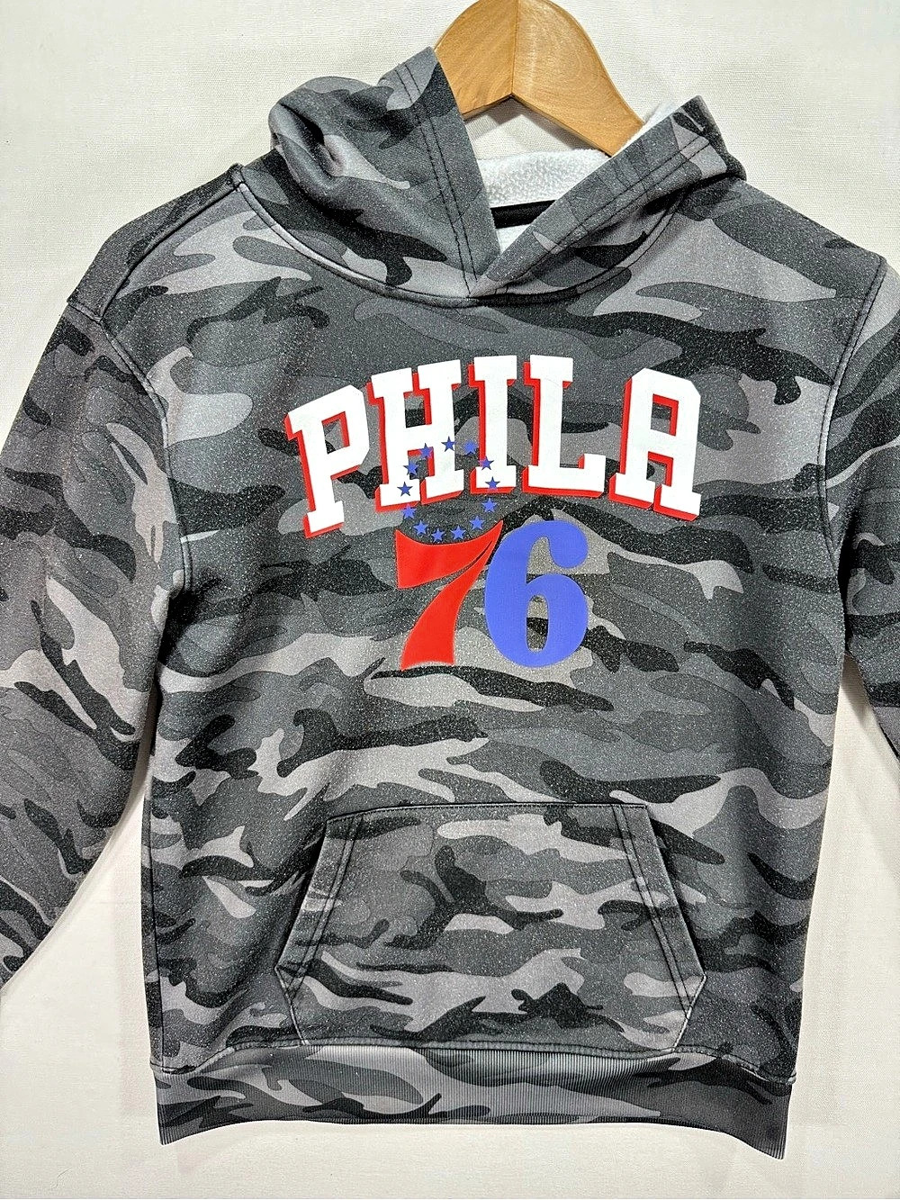 NBA Philadelphia 76ers in Gray & Black Boys Large Like New